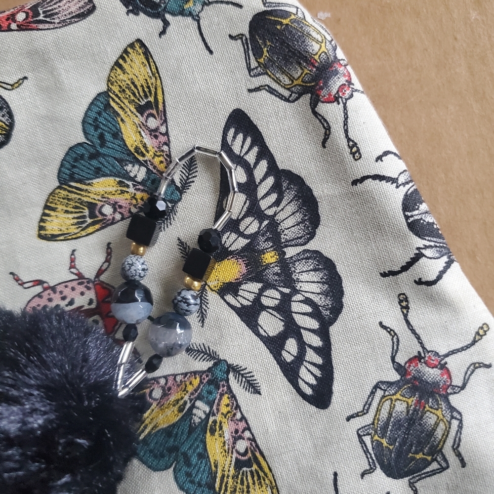 MOTH STOCKING HANDMADE - Picture 4 of 5